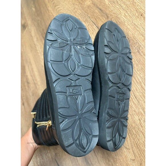 UGG AVIVA EMBOSSED CROCODILE BLACK LEATHER SHORT BOOTS SIZE US 7 WOMENS - Picture 6 of 6